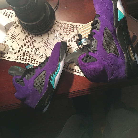 Jordan 5s - Picture 2 of 5